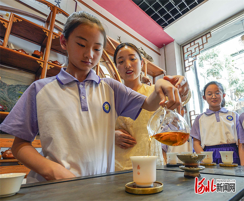 河北遵化：学茶艺迎接国际茶日(图2)